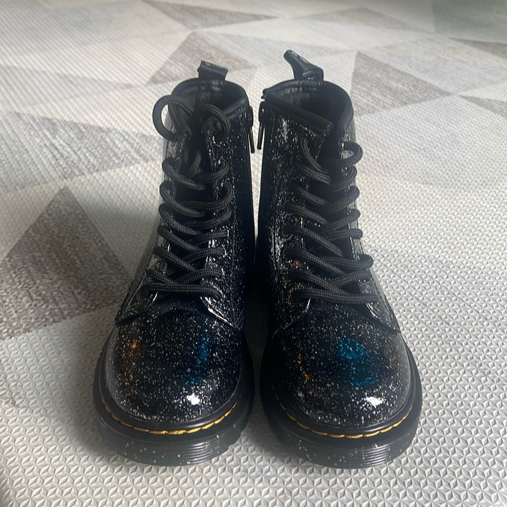 Brand new. Never worn. The box is MIA otherwise I’d list as new with tags